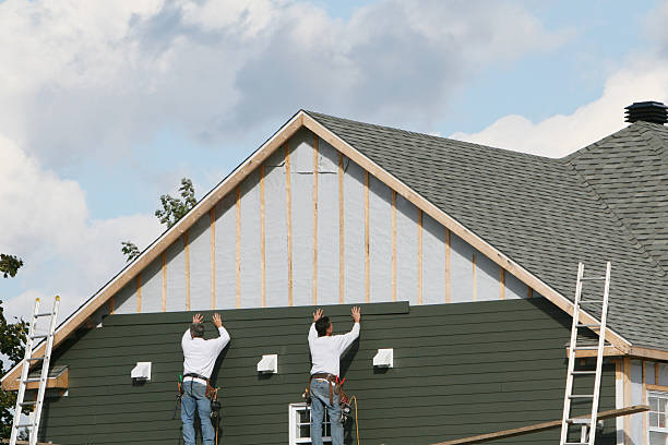 Professional Emergency Siding Repair technician working in Hartford, KY